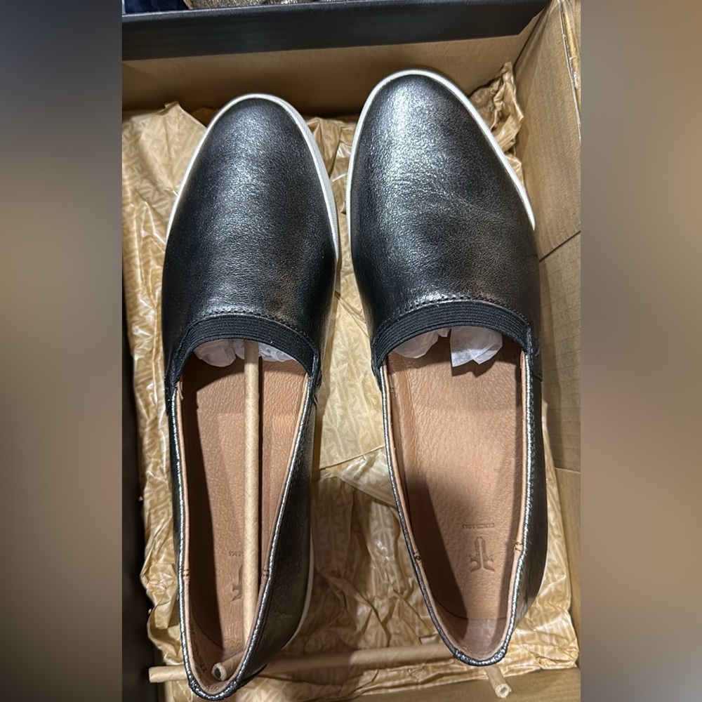 Frye Melanie Leather Slip-On Black Metallic 8M NWT
